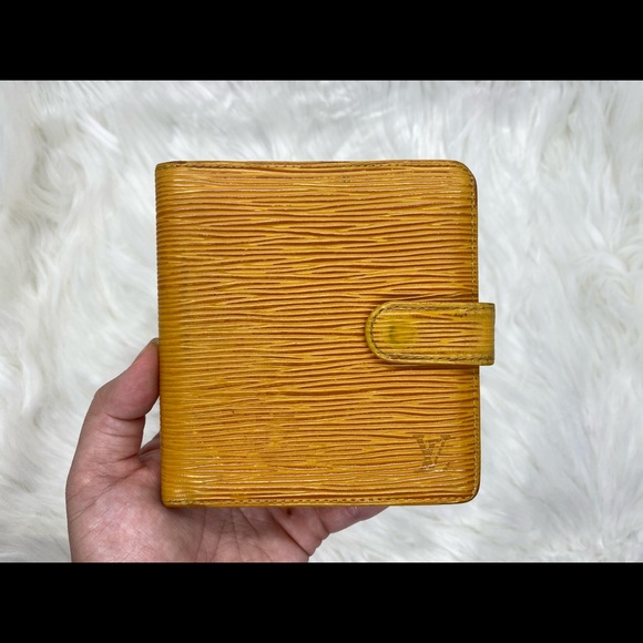 Louis Vuitton Handbags - Louis Vuitton Bifold Wallet